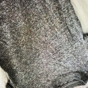 Classic features comfortable sleeve shirt